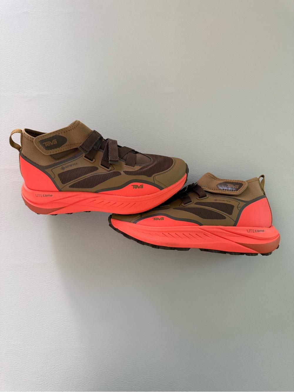 Teva Trailwinder GORE-TEX Hiking Shoe Sneakers Orange Brown Velcro Men’s 9 US